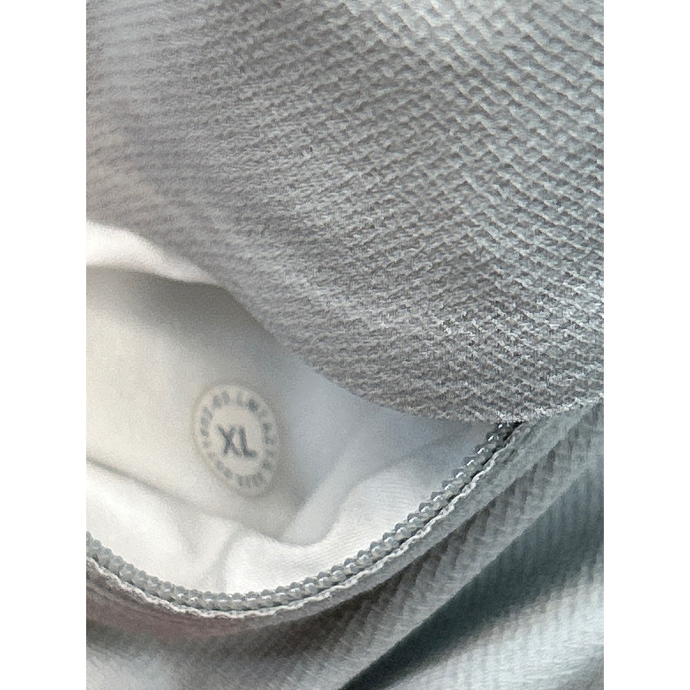 Lululemon Shorts Mens XL Grey License to Train 7" Graphic Athletic Linerless - Picture 4 of 6